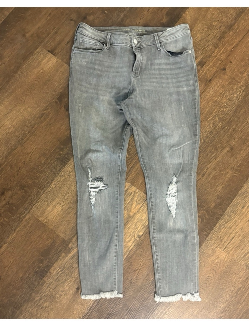 Old Navy Women's Grey Distressed Skinny Jeans